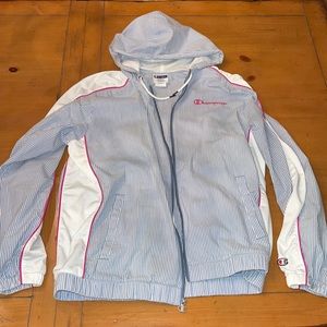 Mens “Champion” seersucker zip-up jacket with hood - size large (barely worn)